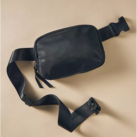 Anthropologie Handbags - Anthropologie Pretty Simple Nadya Belt Bag